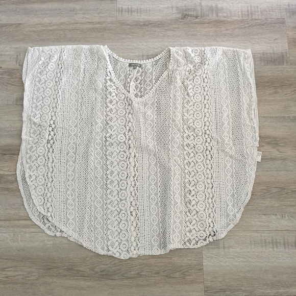 Lace Lose Top - Picture 2 of 4